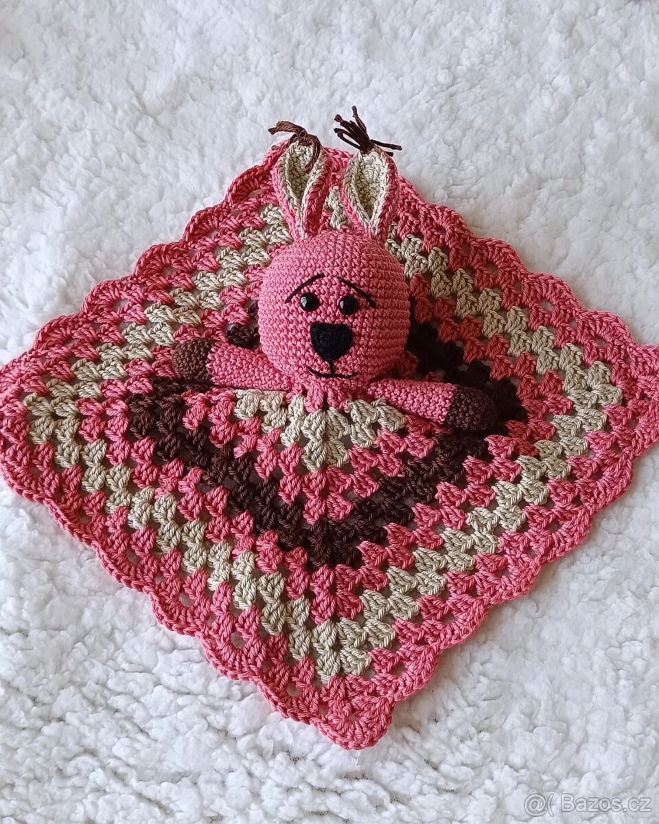 Háčkovaná sada pro miminko veverka - 6