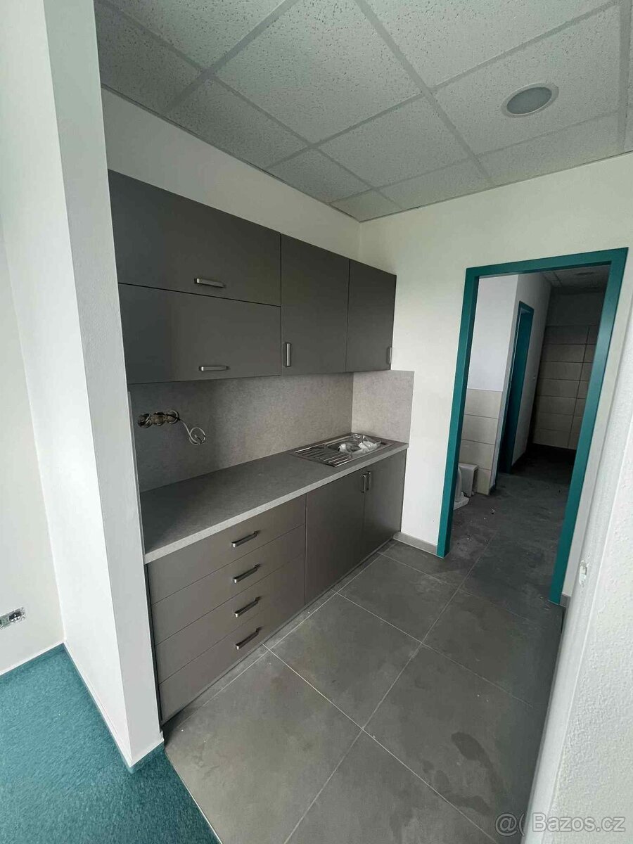 Montér nábytku - 6