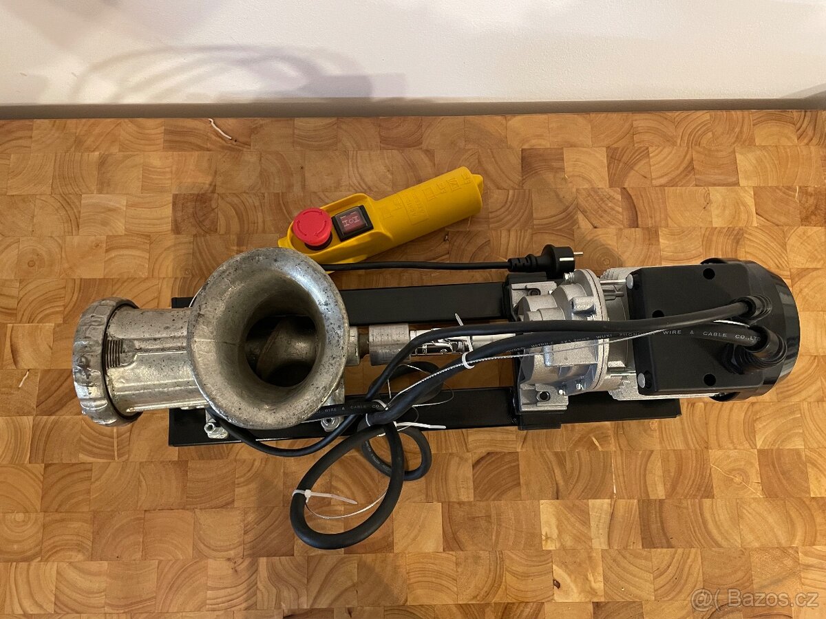 Mlýnek na maso Porkert 22 s elekrtromotorem 230V - 6