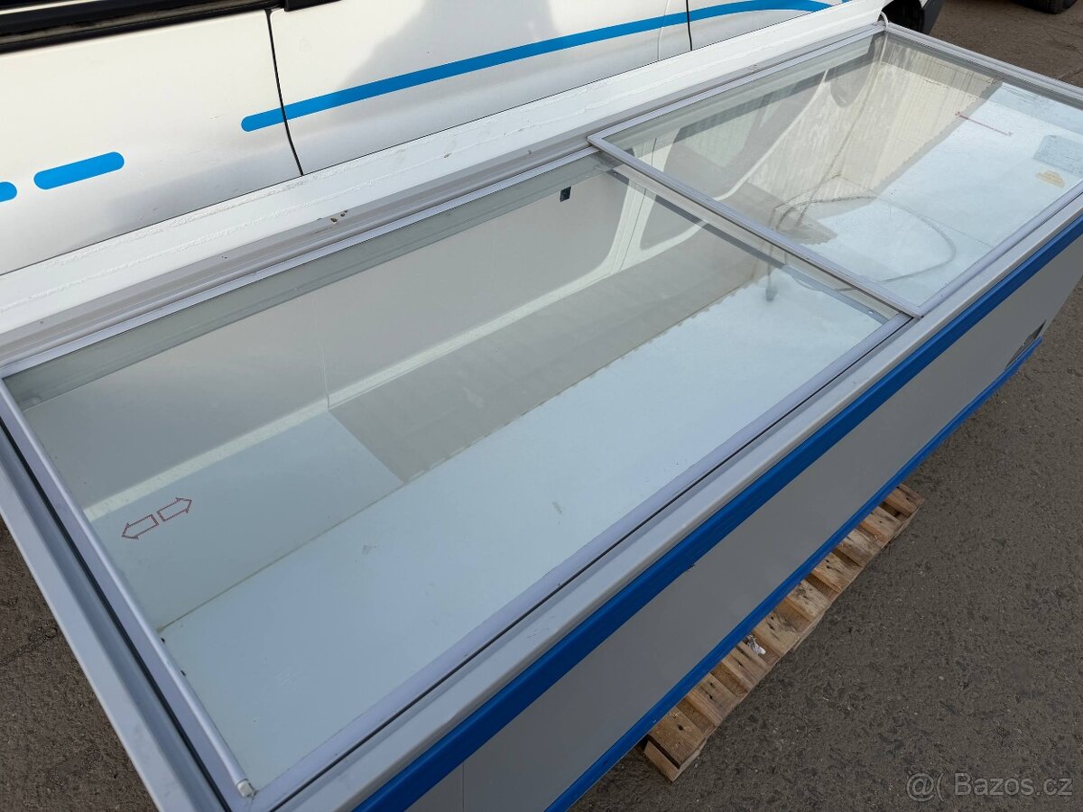 Prosklený pultový mrazák 250x85x85cm - 6