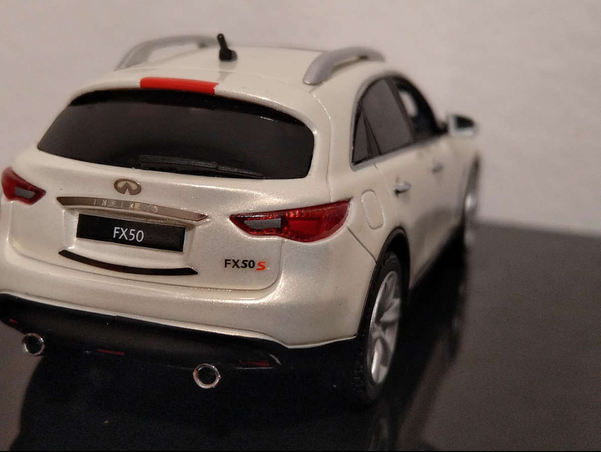 Infiniti FX 1:43 model auta nissan autoart - 6