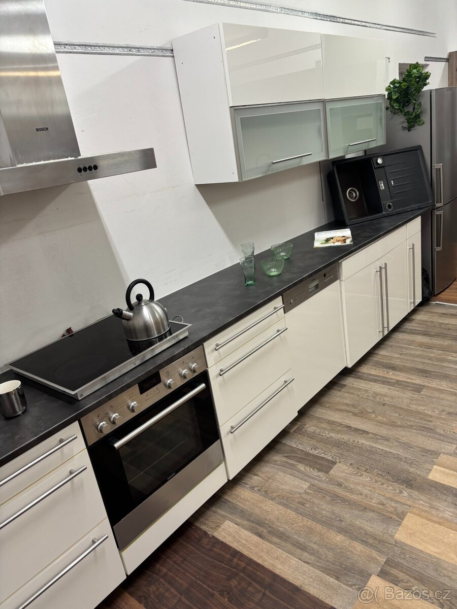 Světlá designová kuchyně SIMBA - 6