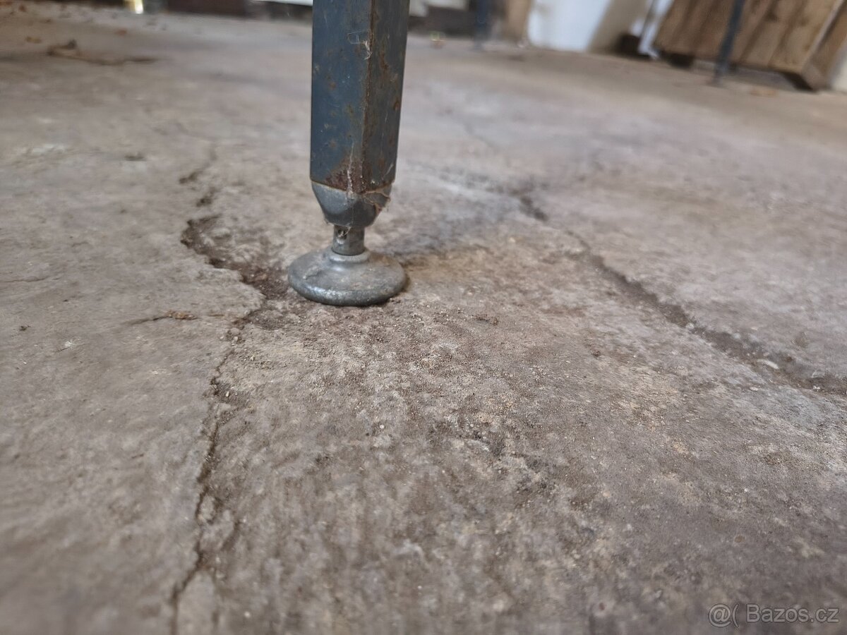 Pracovní stůl 152x70 - 6