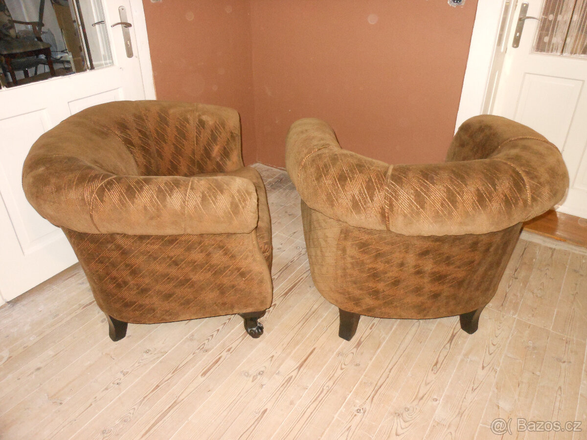 Prodám staré klubové křesla - 6
