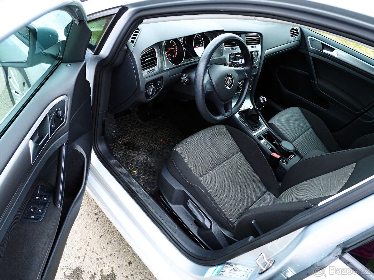 VW Golf 7 1,2 TSI ▪ Climatronic ▪ 2x PDC ▪ výhřev ▪ tempomat - 6