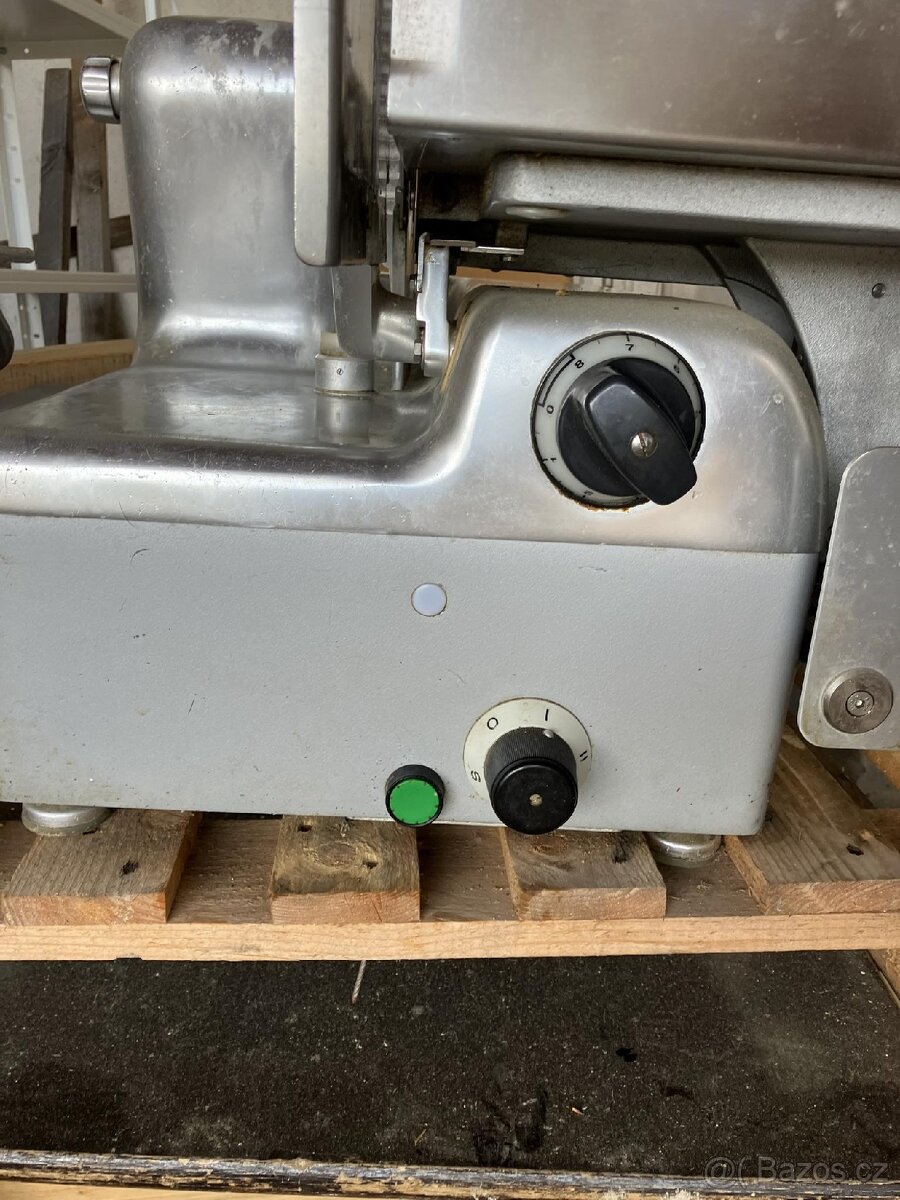 Nářezák automatický - 6
