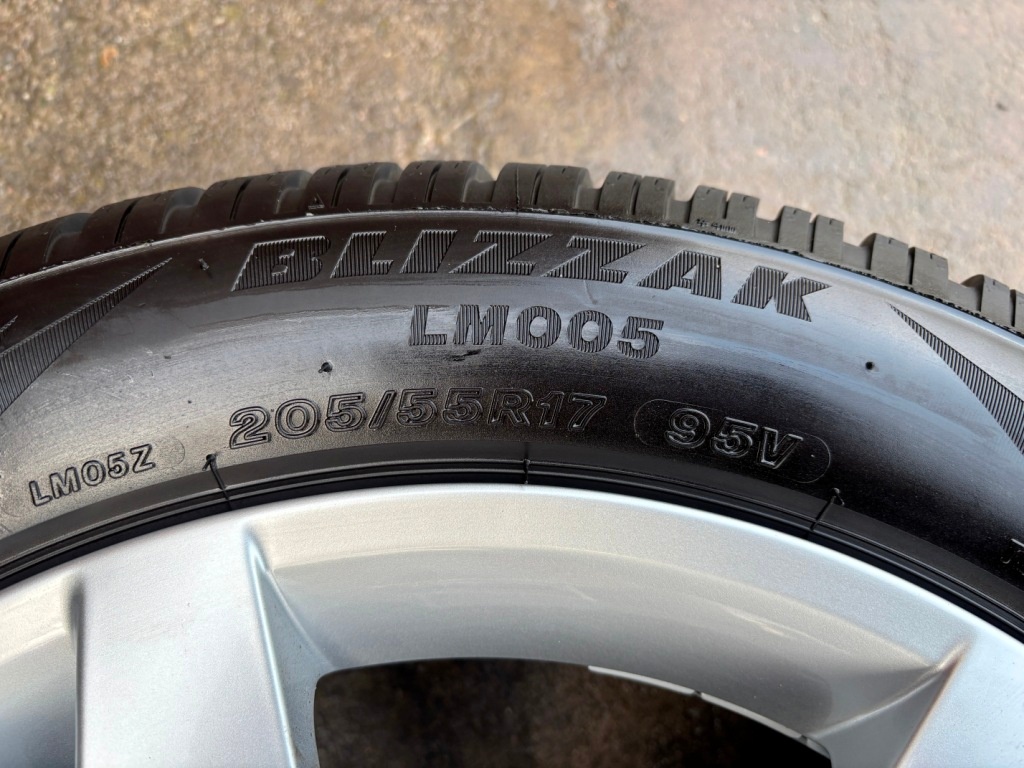 Prodám zánovní zimní alu sadu 17" Škoda Octavia IV - 6