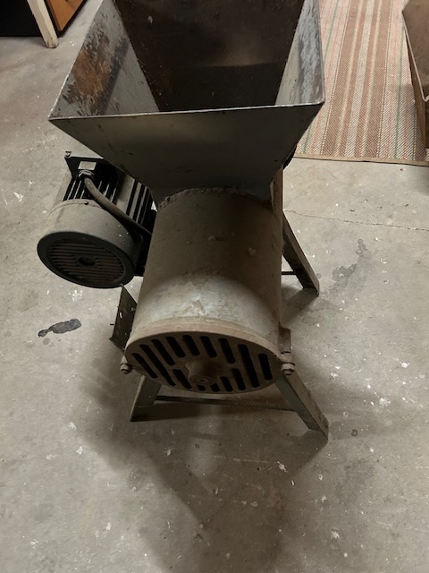 Mačkadlo na brambory, jablka apod. - 6