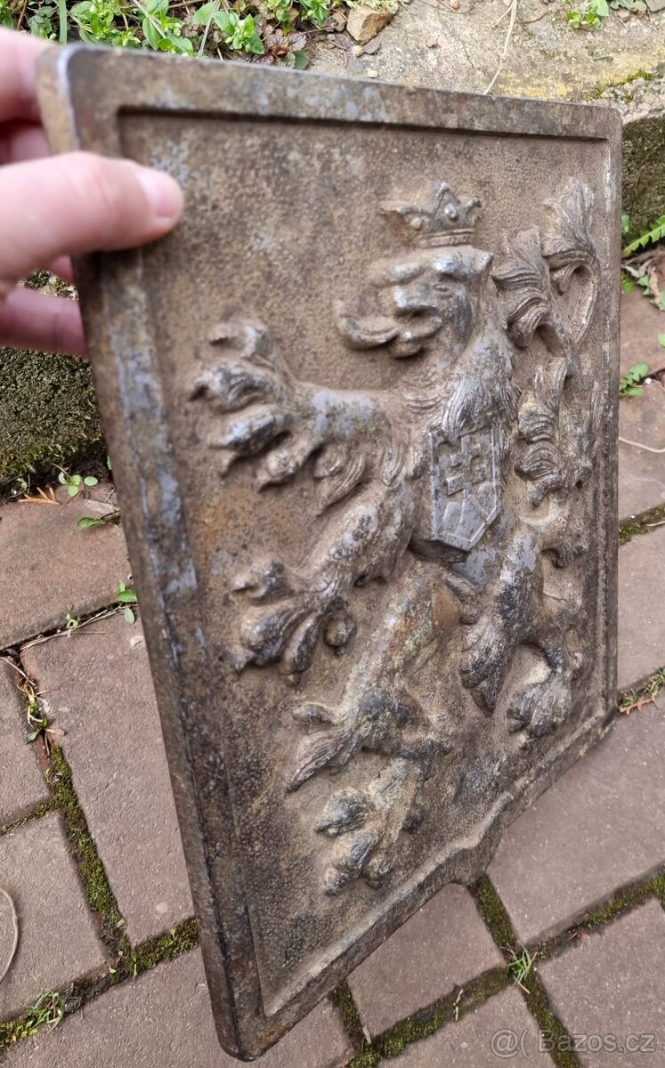 Znak lev litý kovový 1.republika - 6