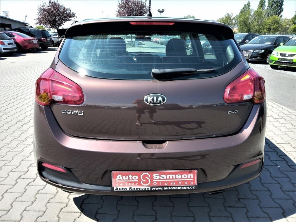 Kia Cee´d 1,4 CRDi 66kW KLIMA ESP - 6