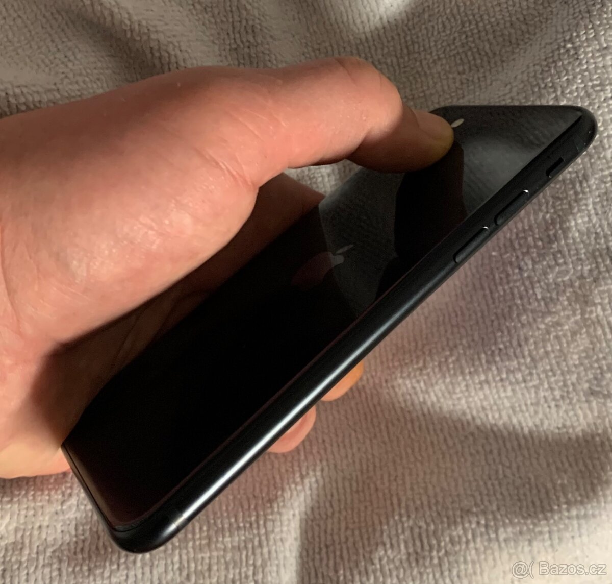 IPhone SE 3. Generace 2022 - 6