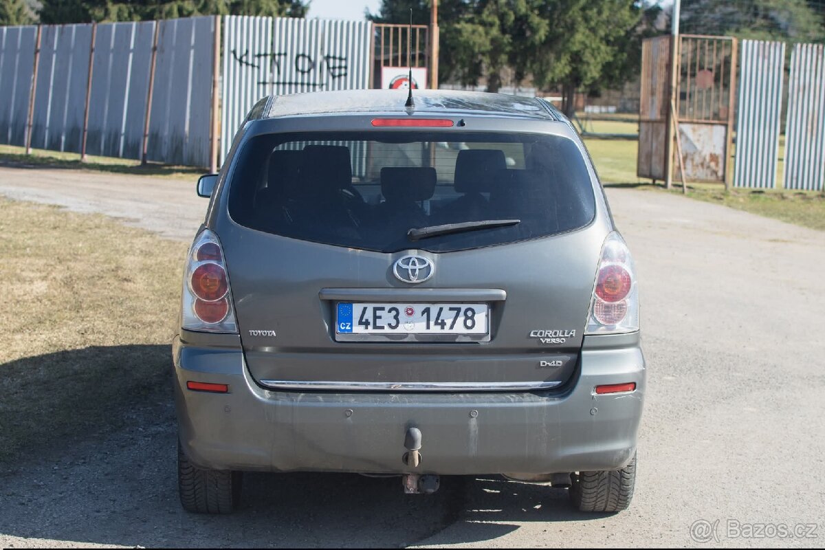 Toyota corrola verso - 6