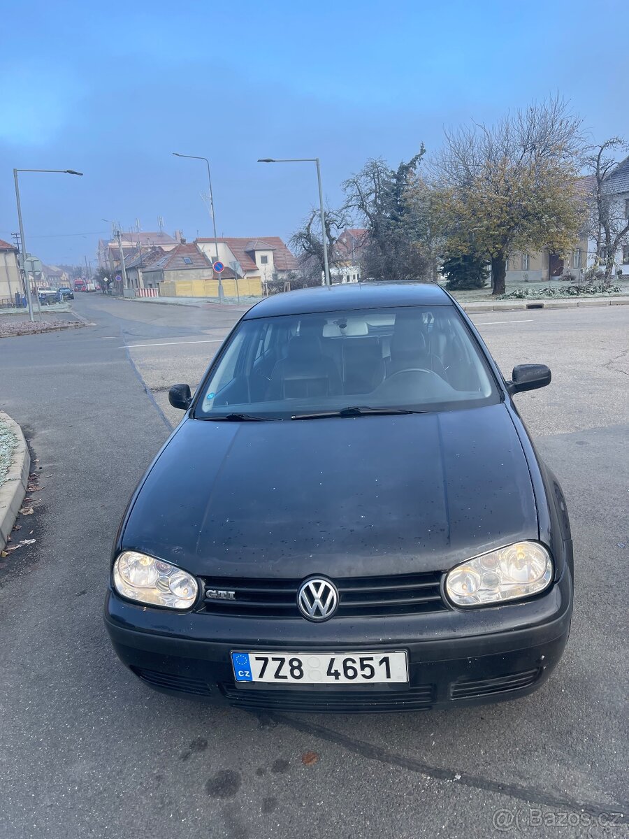 Volkswagen Golf GTI - 6