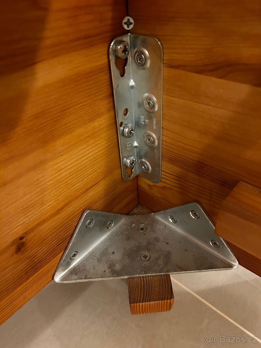 Masivní borovicová manželská postel + matrace zdarma - 6