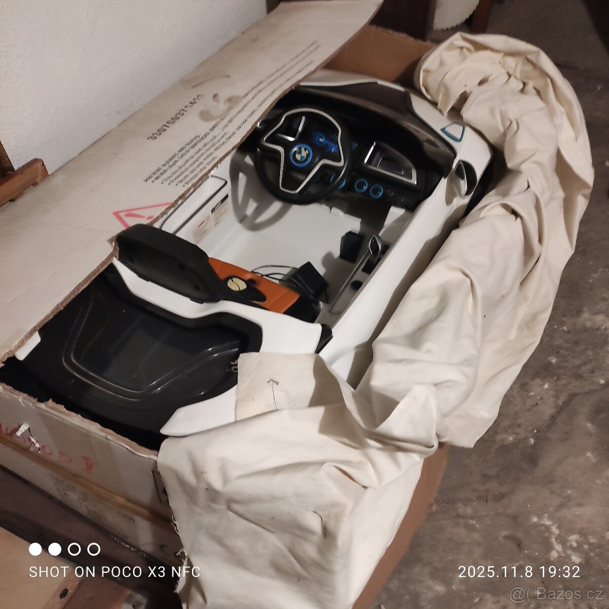 Dětské elektrické autíčko BMW i8 - 6