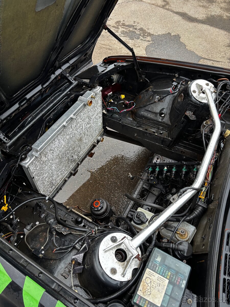 Kastle bmw e30 sedan na drift, bez motoru - 6