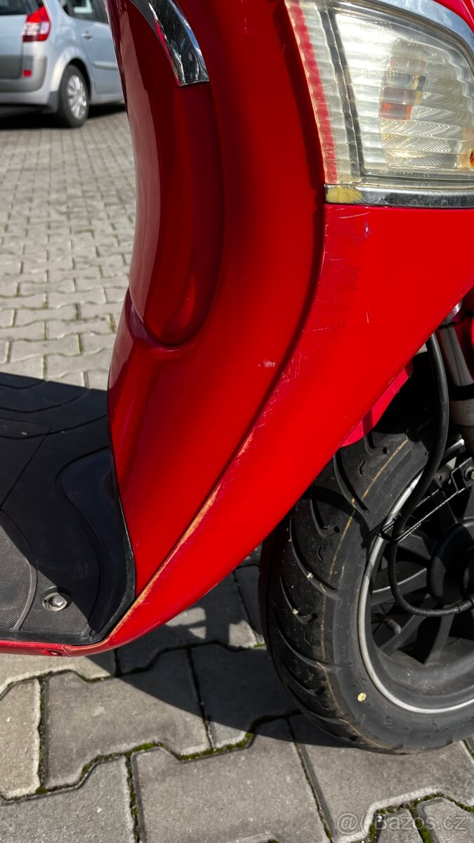 Skútr BEELINE ESTATE 50 2T - 6