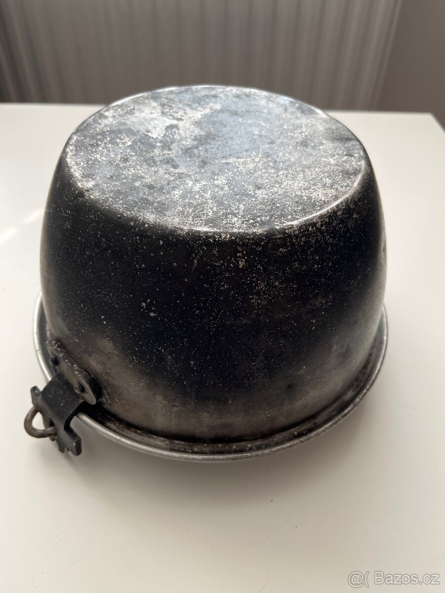 Vojenské kovové nádobí - 6