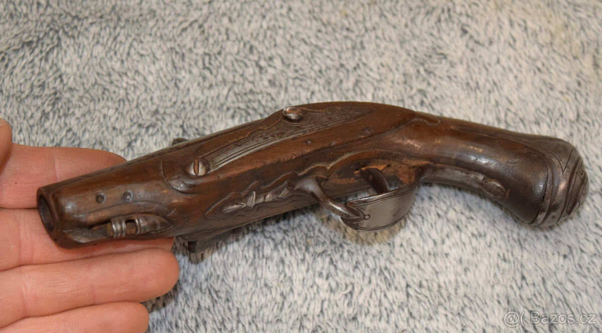 Malá křesadlová pistolka - 6