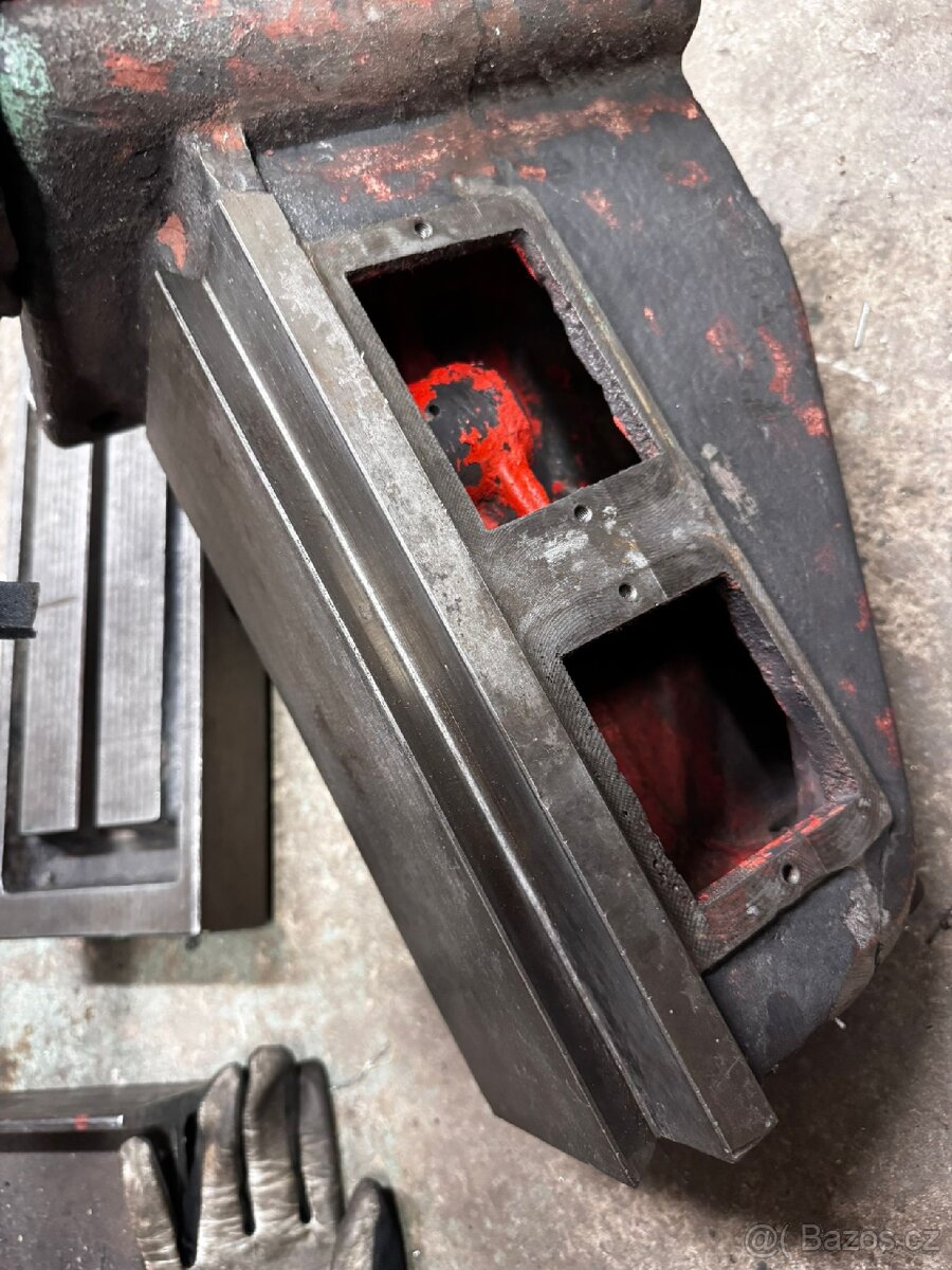 Prodám díly frézky F1S - 6