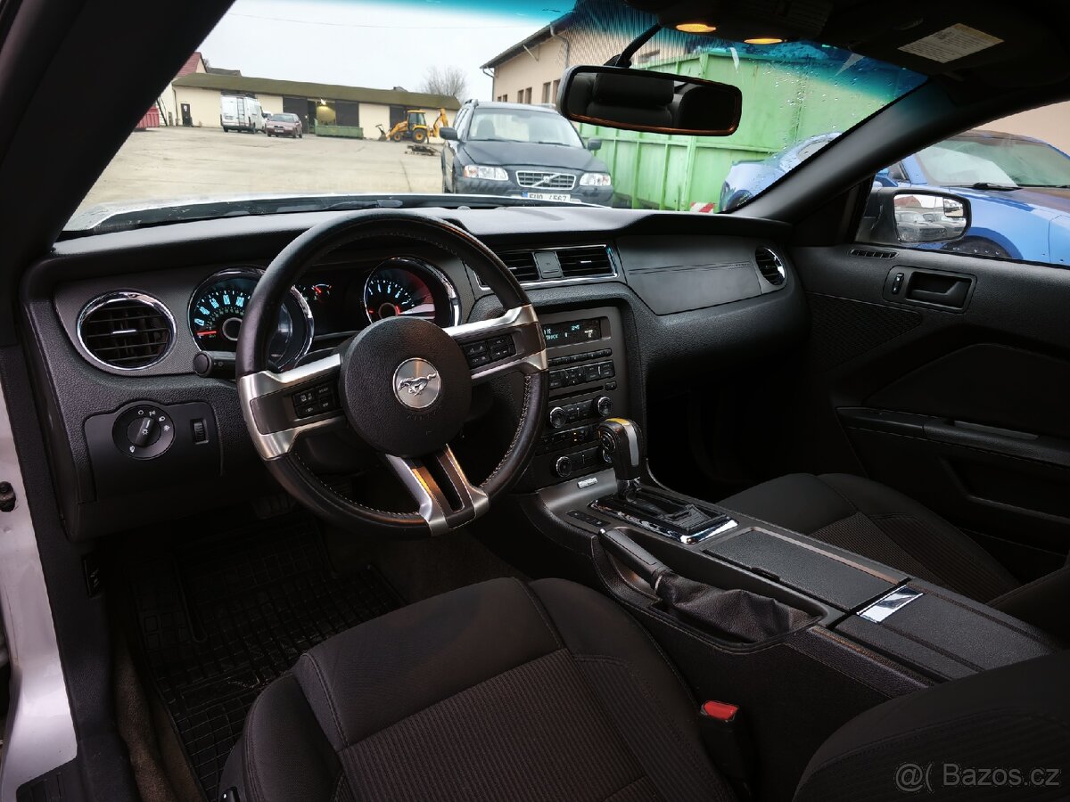 Ford Mustang 3.7 - 6