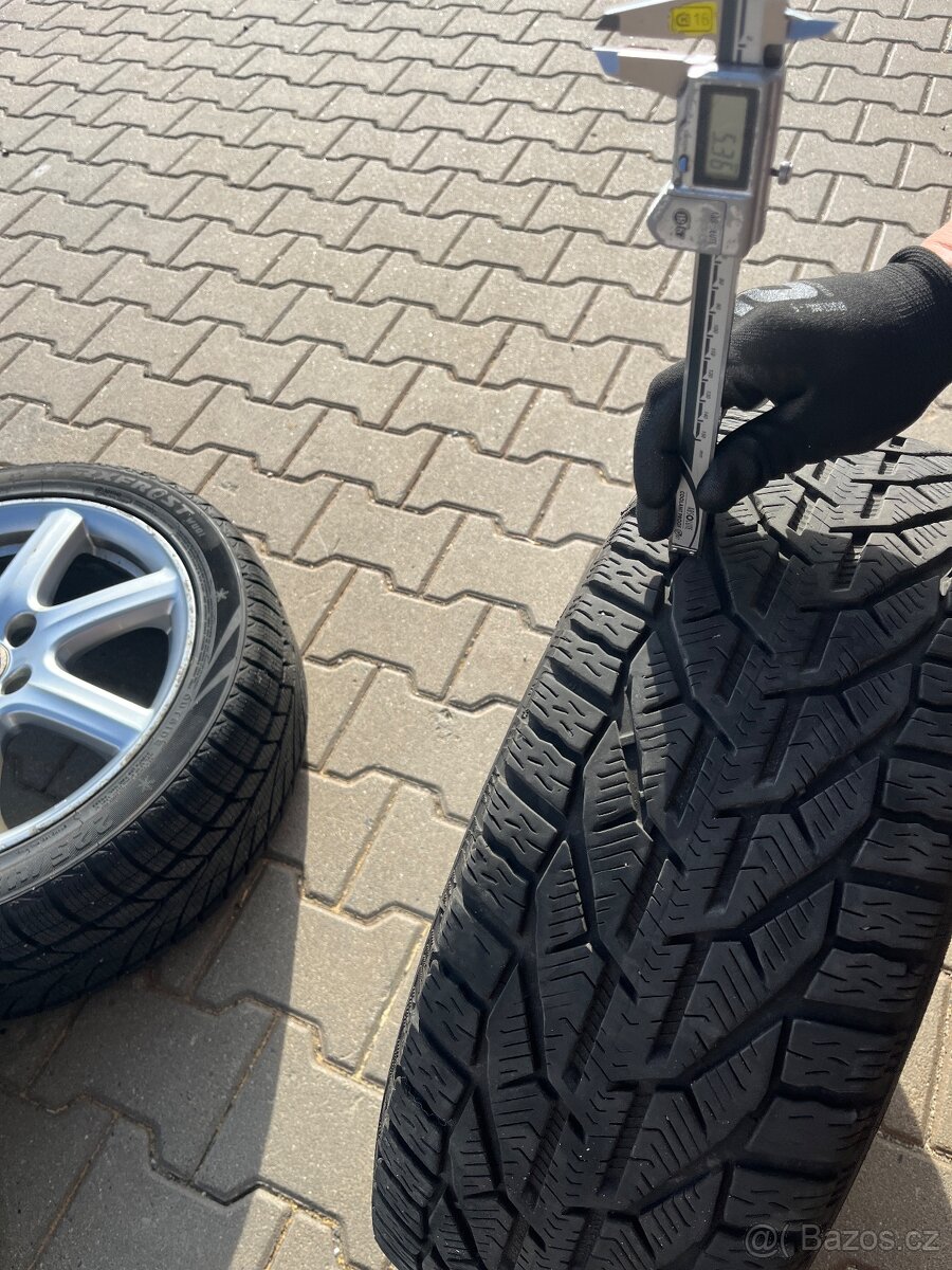 Original 17” kola Honda Civic 8g s pneu 225/45 - 6