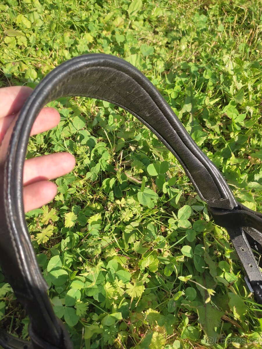 Černá lakovaná uzdečka s 5ti řadou kamínkovou čelenkou - 6