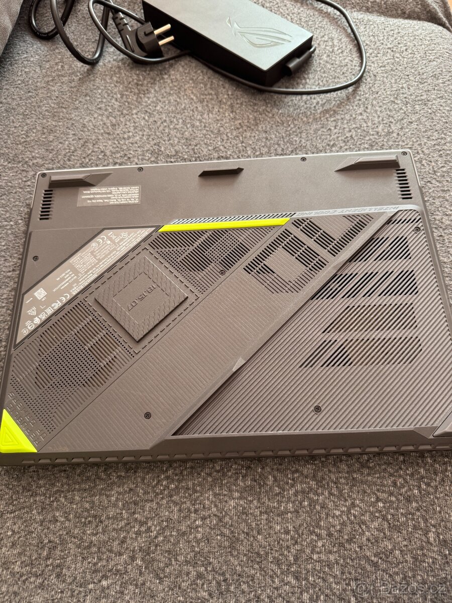 Asus ROG Strix G16 G614J - 6