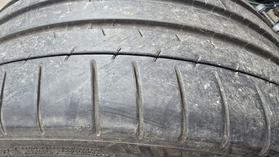 Letní pneumatika 255/35/19 Michelin - 6