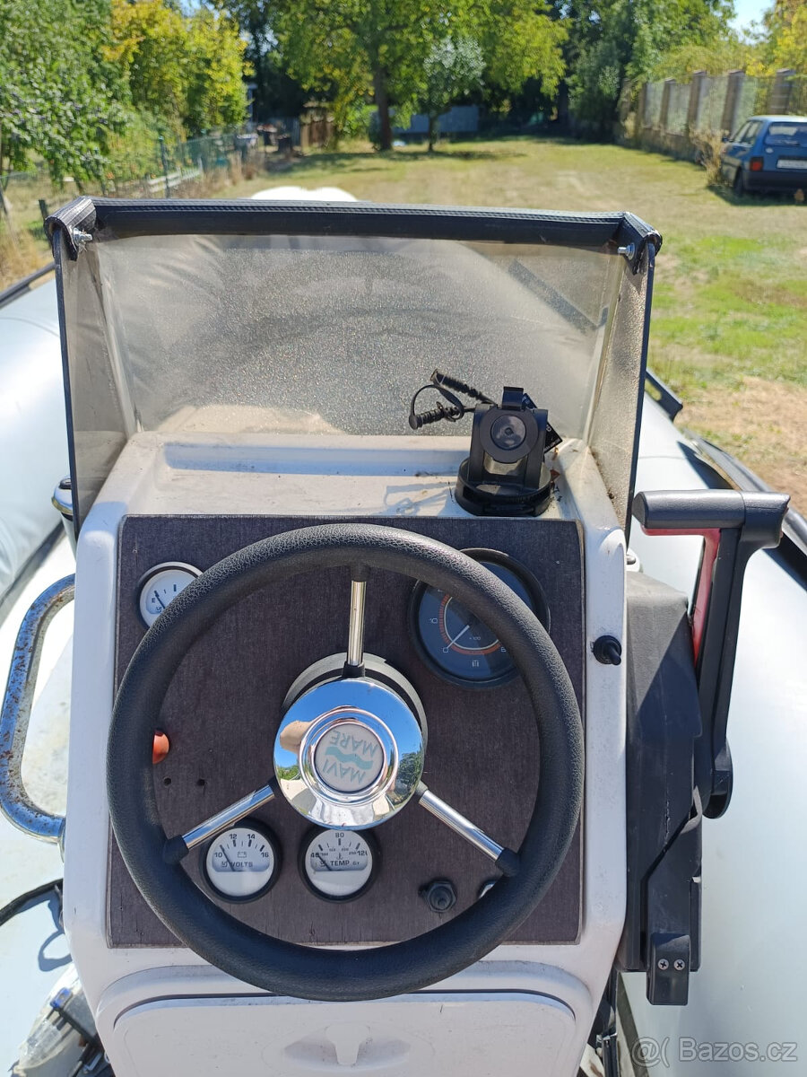 Motorový člun Bat Baltic XL - 6