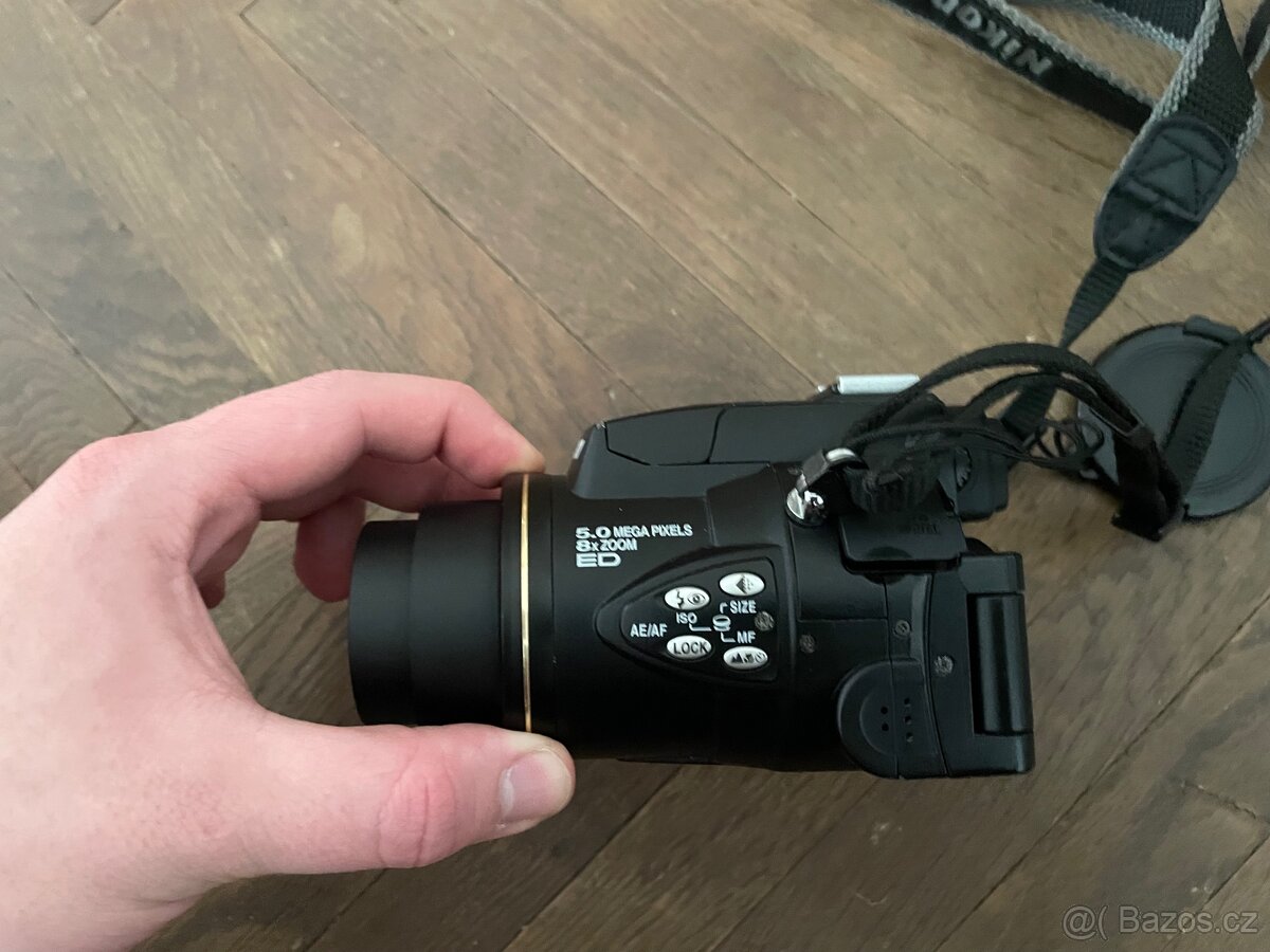 Nikon Coolpix 5700 - 6