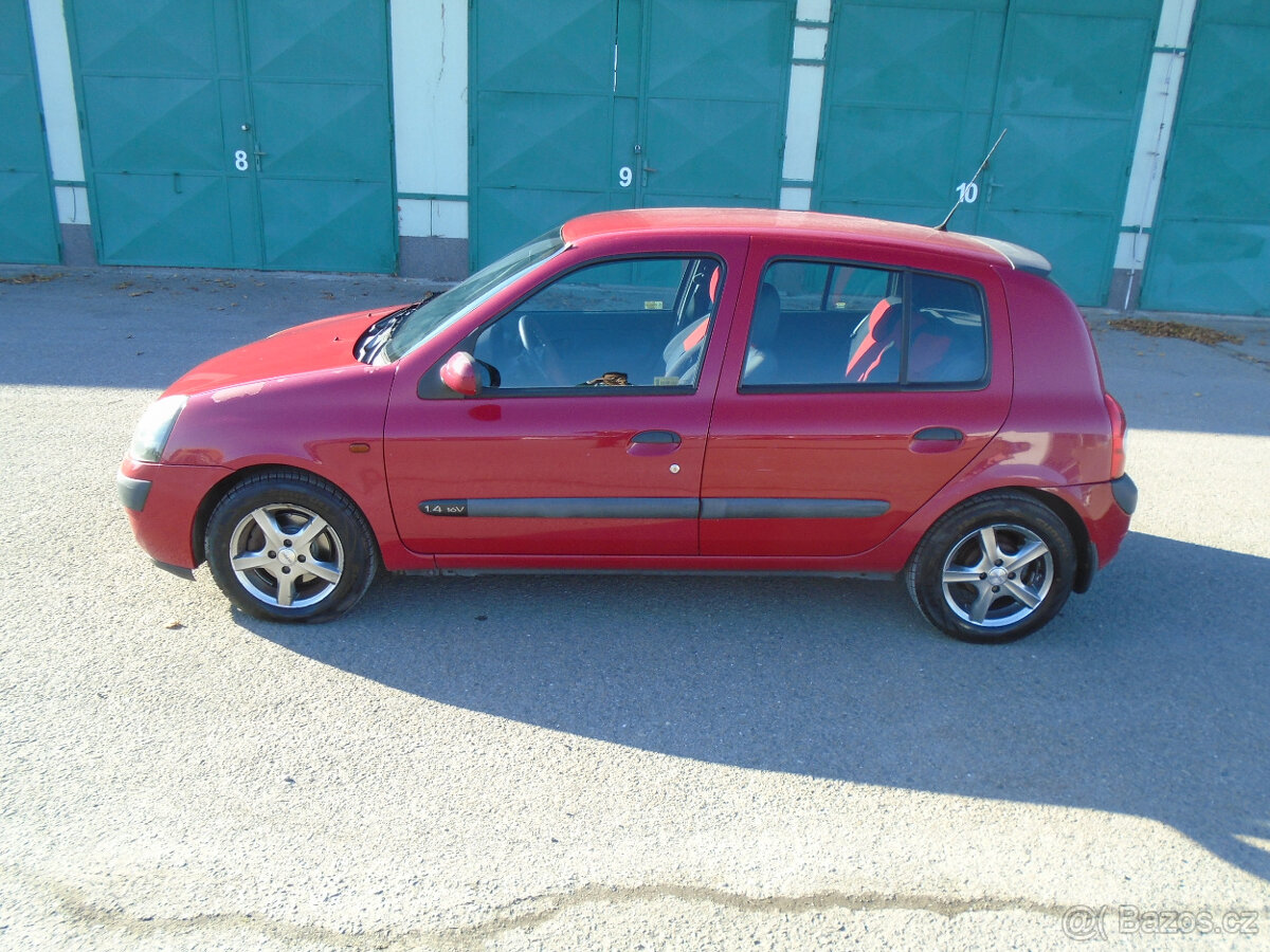 Renault Clio 1.4i - 6