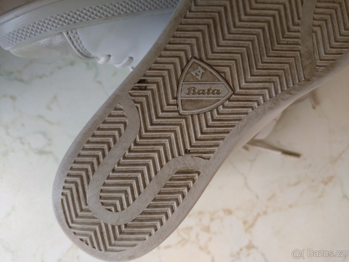 Dámské kožené bílé kotníkové boty Baťa 38 - 6