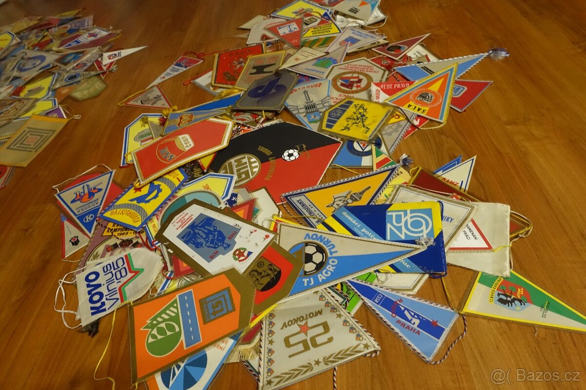 Velký konvolut přes 350 ks vlaječek – sportovní, klubové, po - 6