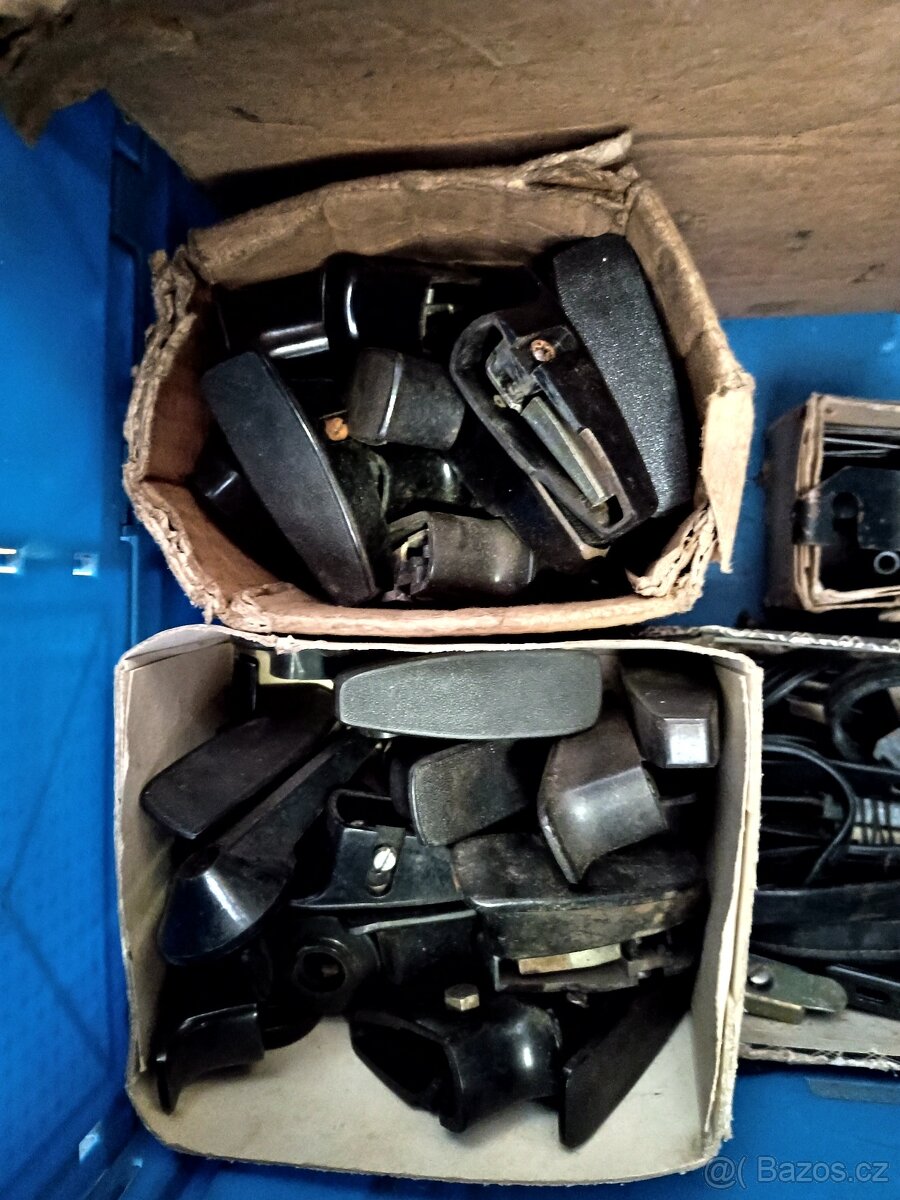 Trabant 601, díly interiéru, kličky, poutka, spínače - 6