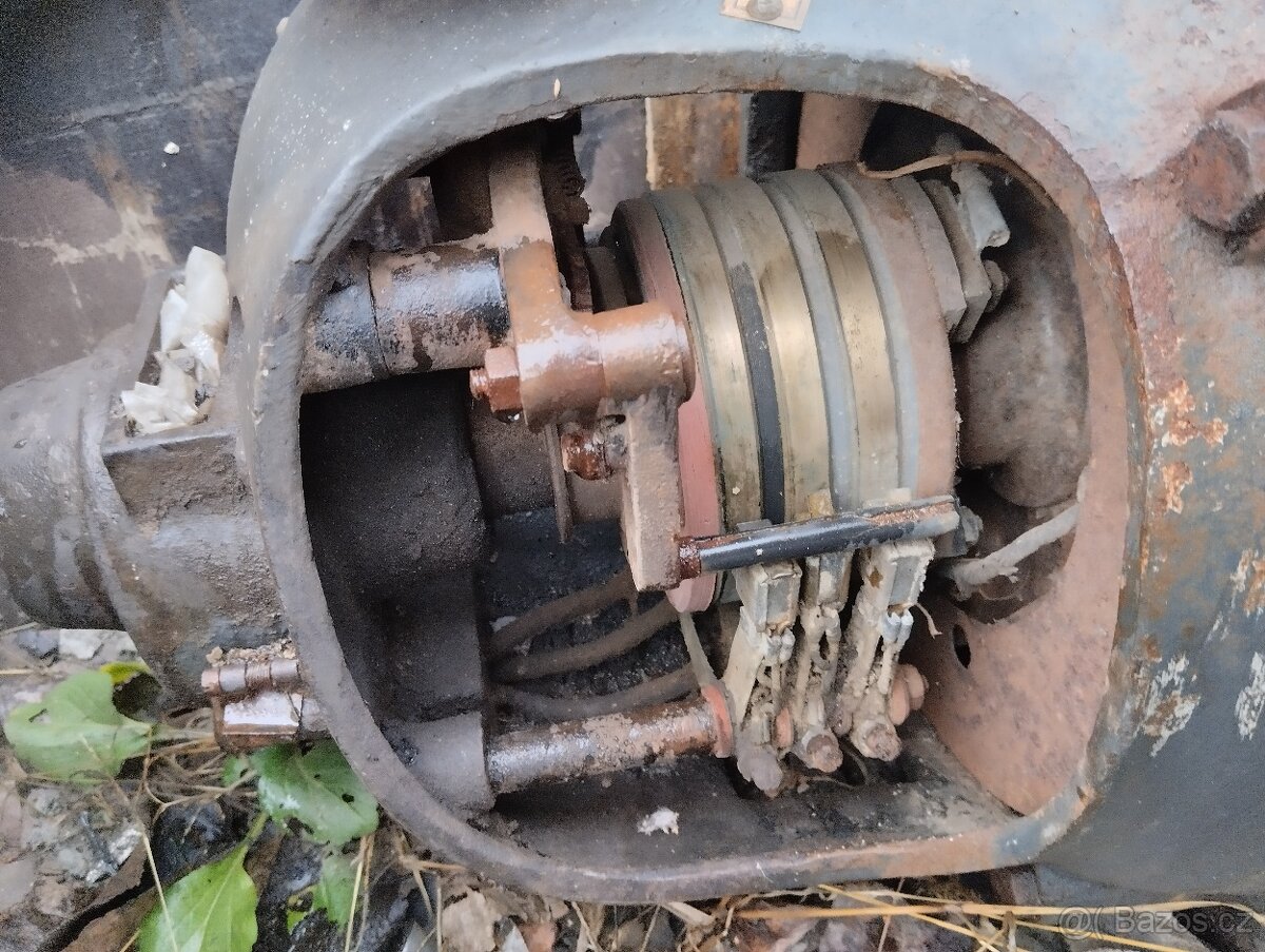 Prodám historický kartáčový elektromotor - 6