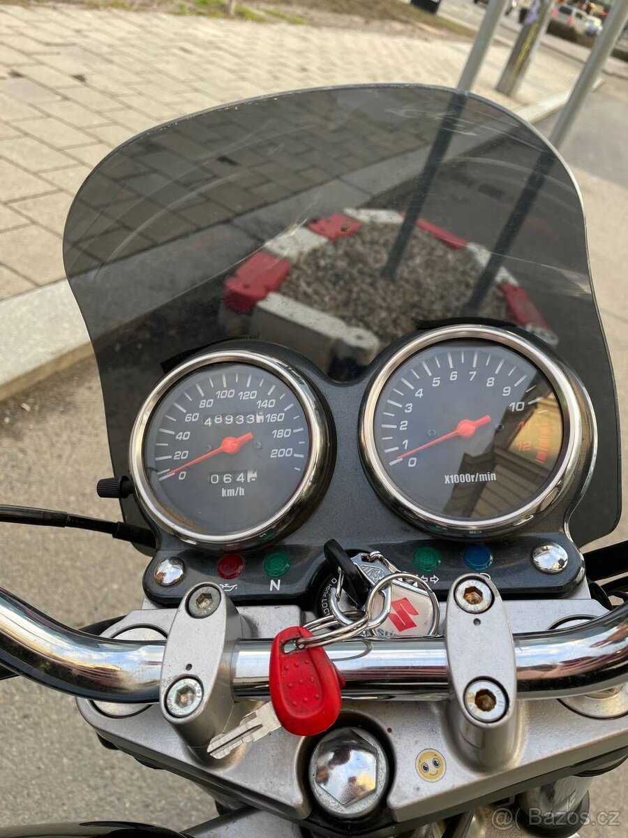 Motocykl Suzuki GS 2004 - 6