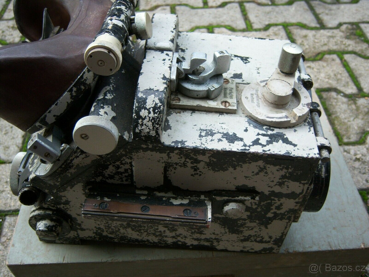 Dalekohled Carl Zeiss, 5-10 x 14, německé námořnictvo, 40. l - 6