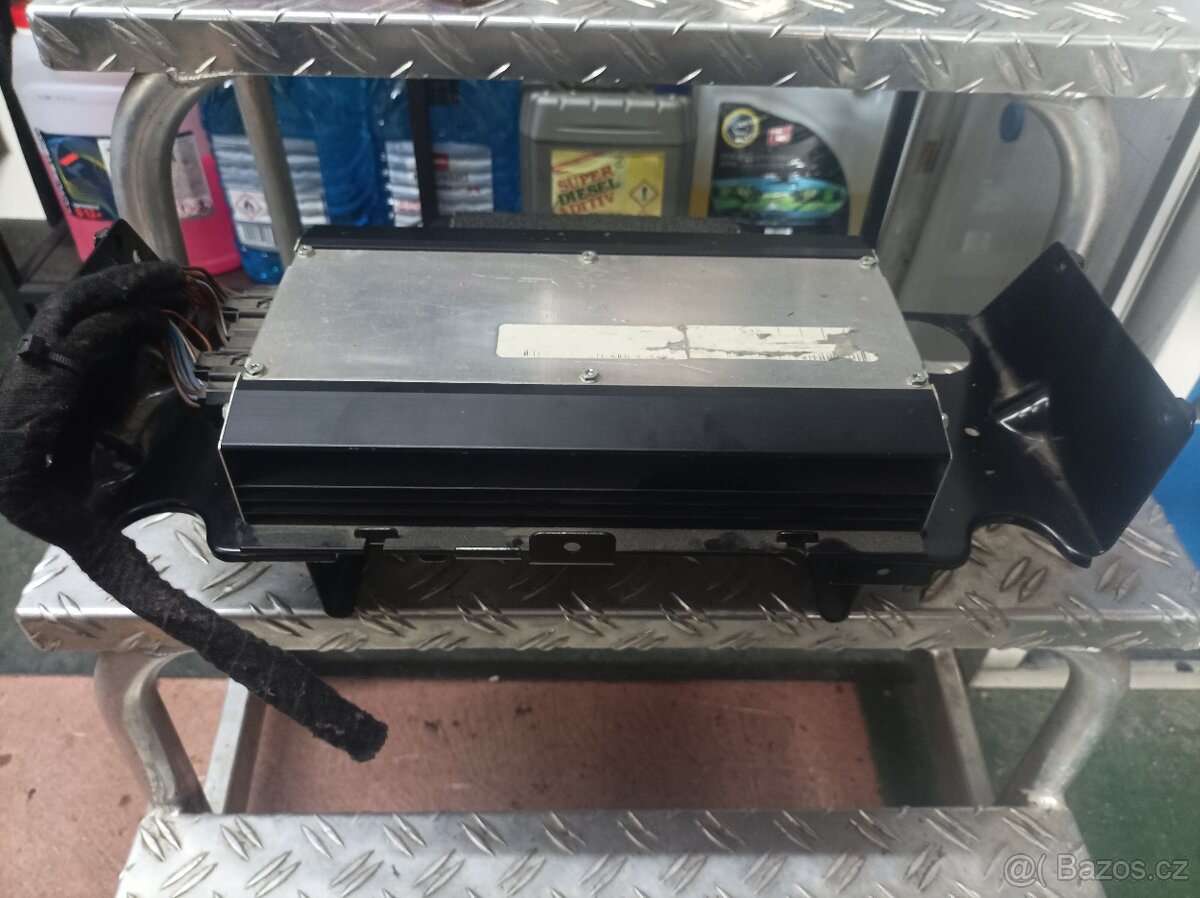 Vw Multivan zesilovač - 6