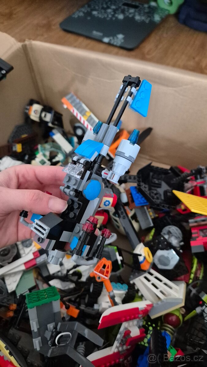 5,5 kg LEGO, celé sety - 6