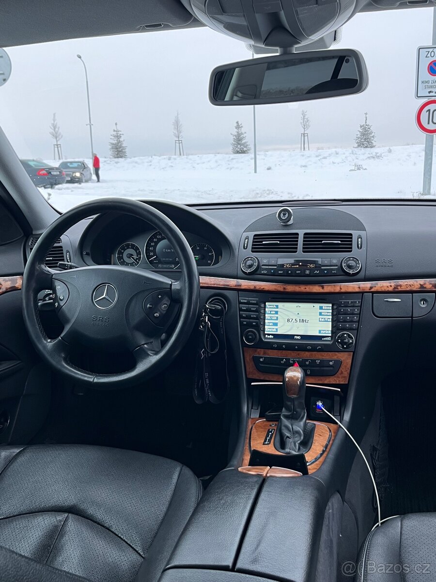 Mercedes-Benz W211 - 6