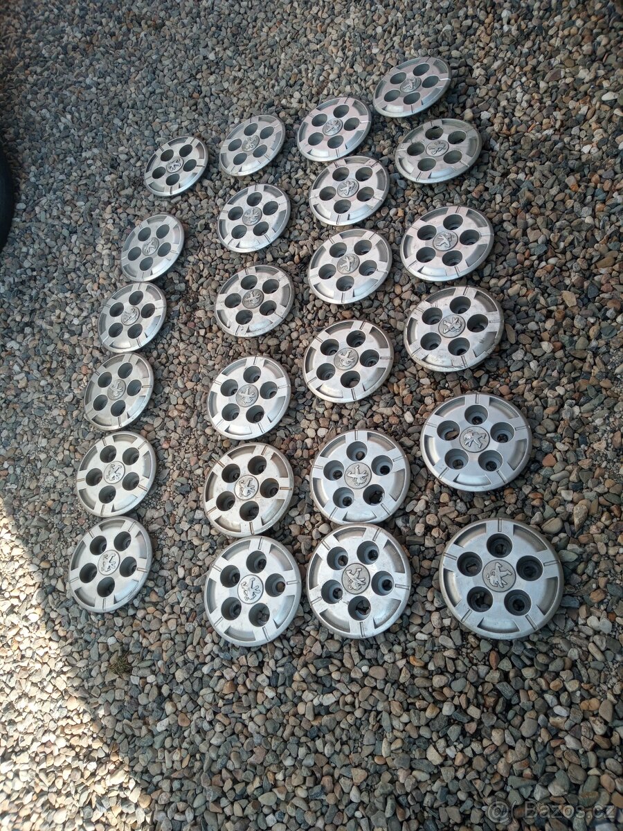 PRODÁM POUŽITÉ STŘEDOVÉ POKLIČKY PEUGEOT BOXER 5X118 R15 - 6