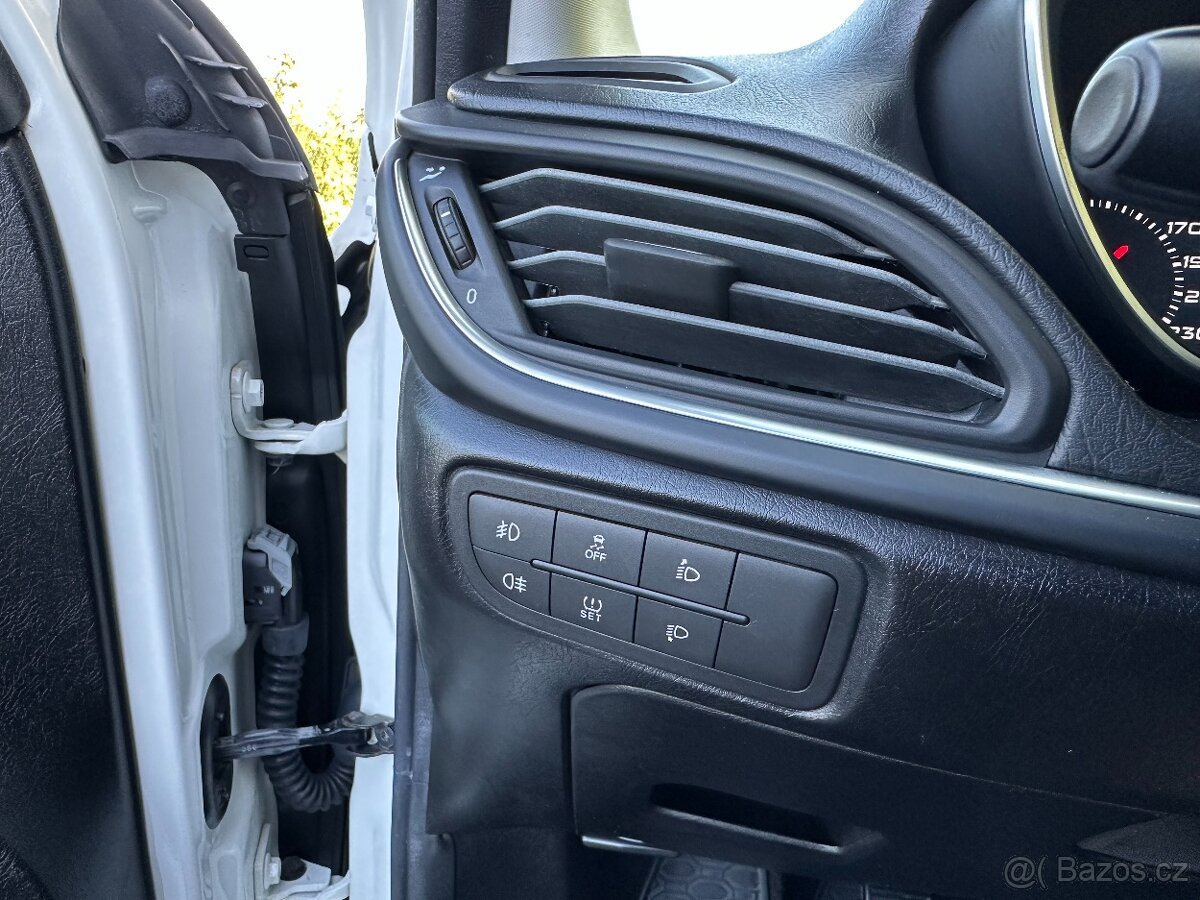 Fiat Tipo Kombi 1.6Multijet Lounge 88kW r.v. 2016 - 6