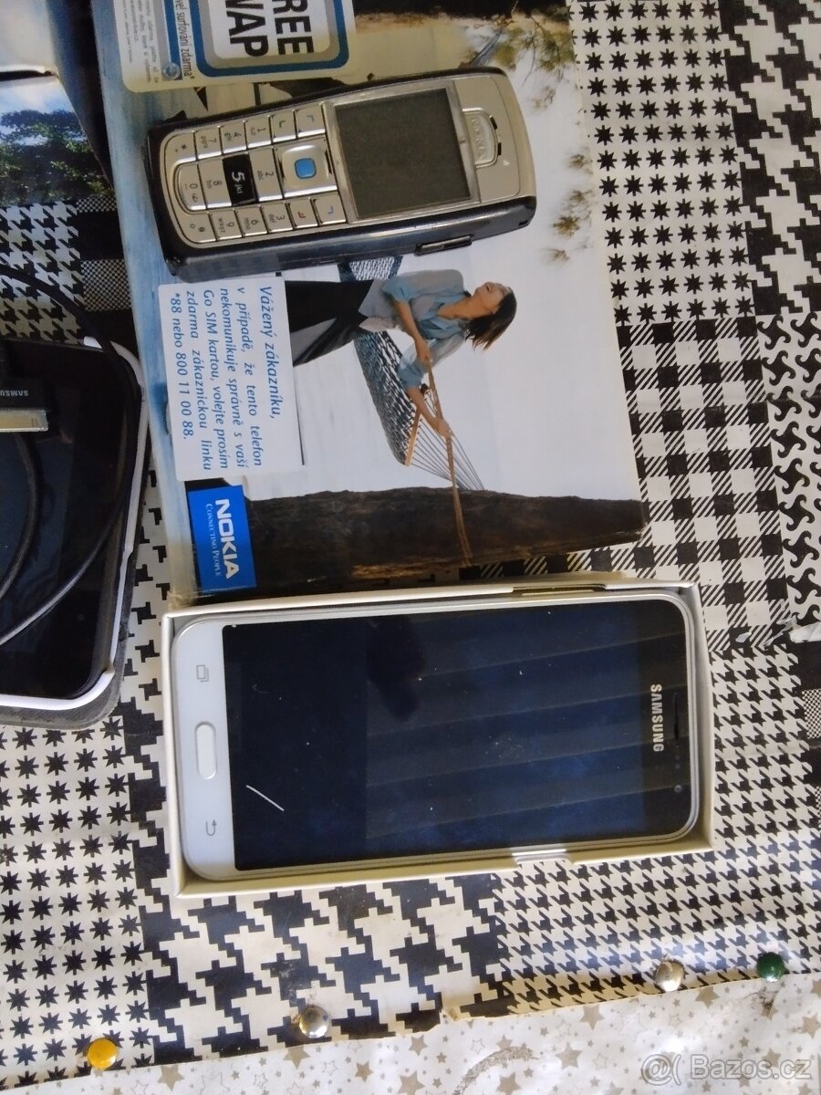 Mobilní telefony na náhradní díly - 6