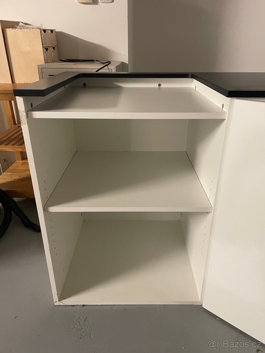 Prodejni pult ve výborném stavu - 6