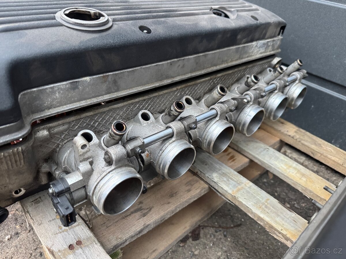 BMW E46 M3 S54B32 hlavy - 6