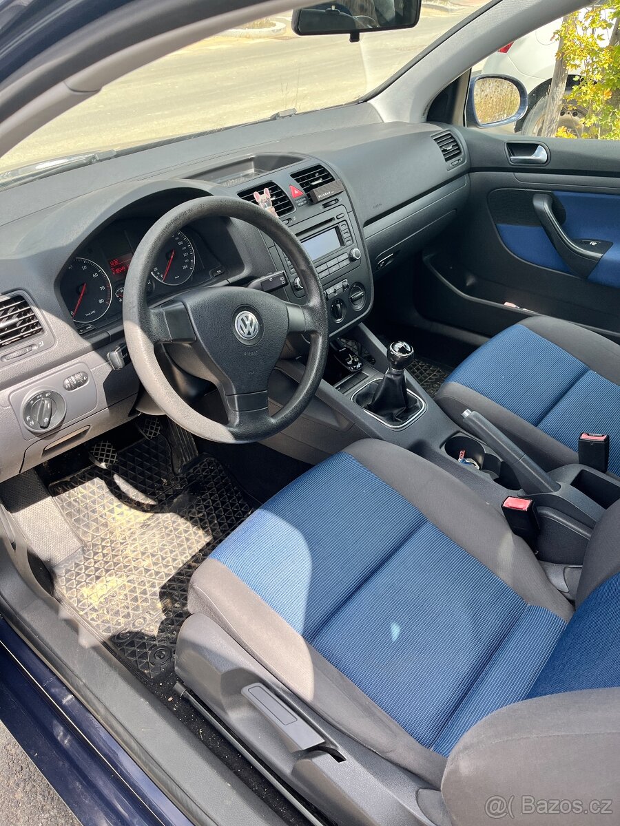 Volkswagen Golf V – 1.6 75 kW – spolehlivý a udržovaný vůz - 6