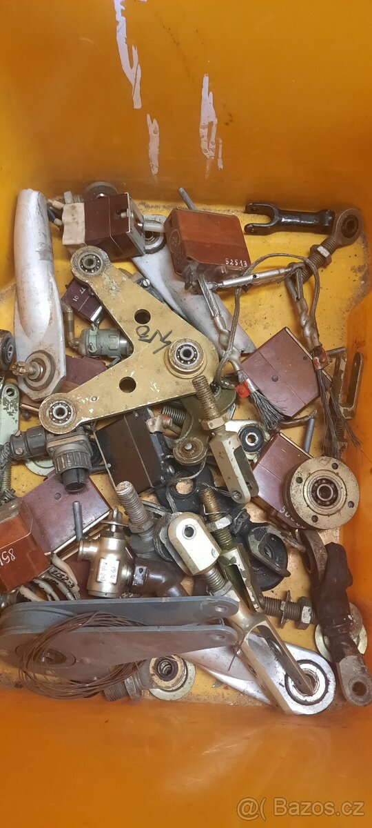 Letecky spojovací material - 6