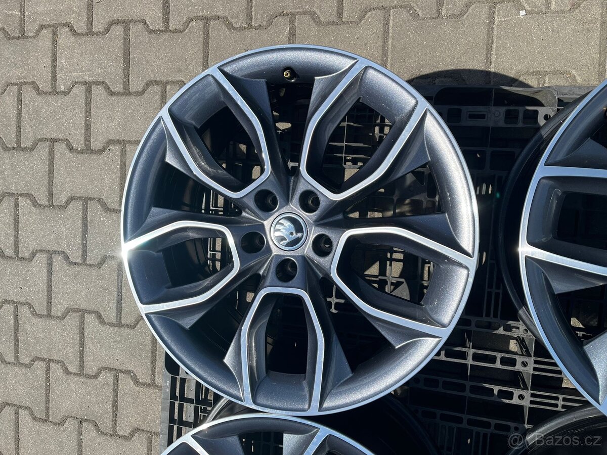 ŠKODA SUPERB 3, kola 19" - 6