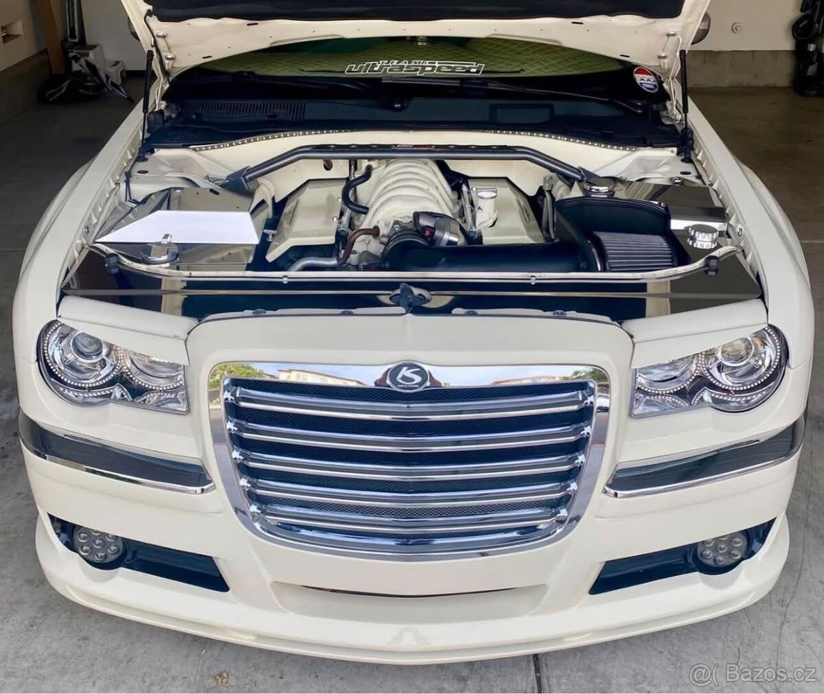 KOUPÍM grill na Chrysler 300C - 6